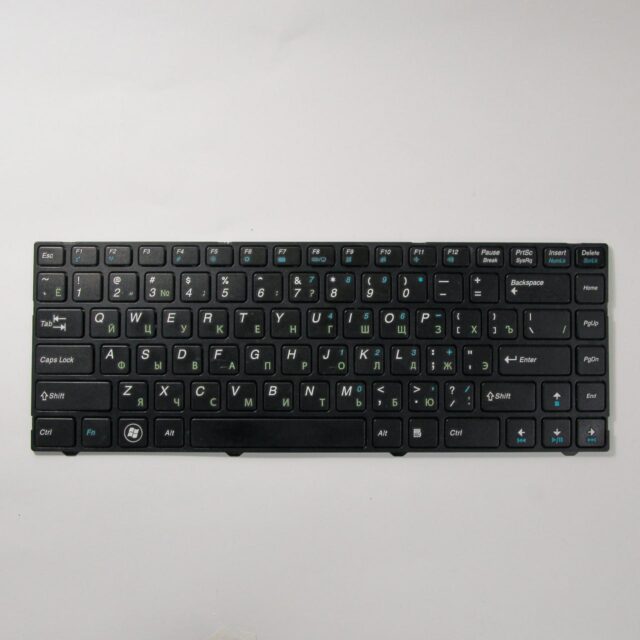 Клавиатура для ноутбука DNS Pegatron B14Y, Clevo W740 черная с рамкой, б.у крупным планом